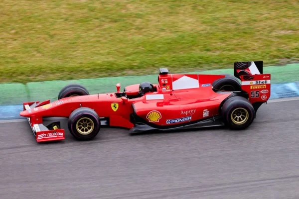 阿隆索宣布2027赛季退役 阿斯顿马丁F1车手席位悬念待解